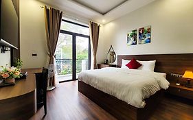 Tam Coc Harbor View Hotel